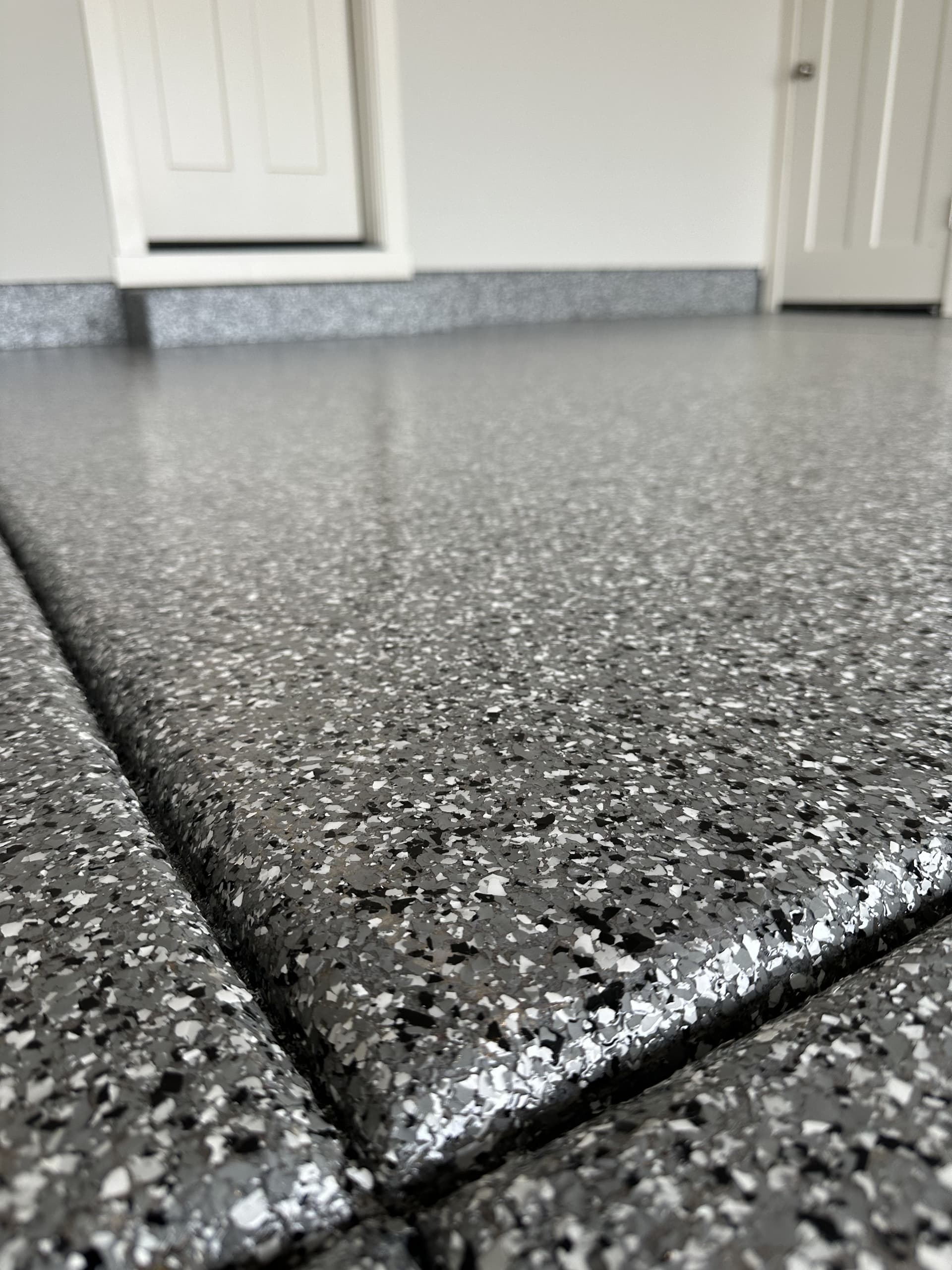 Polyaspartic vs. Epoxy Garage Floors